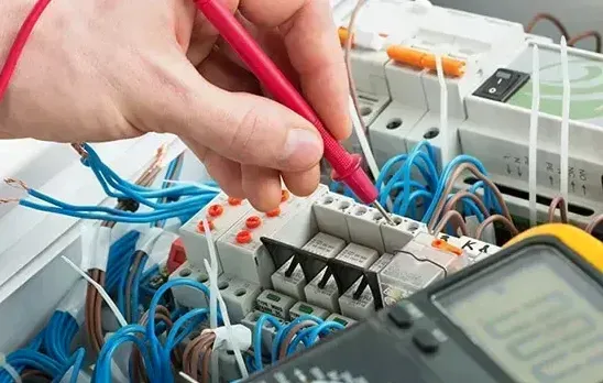 Professional electrician in Barnes
